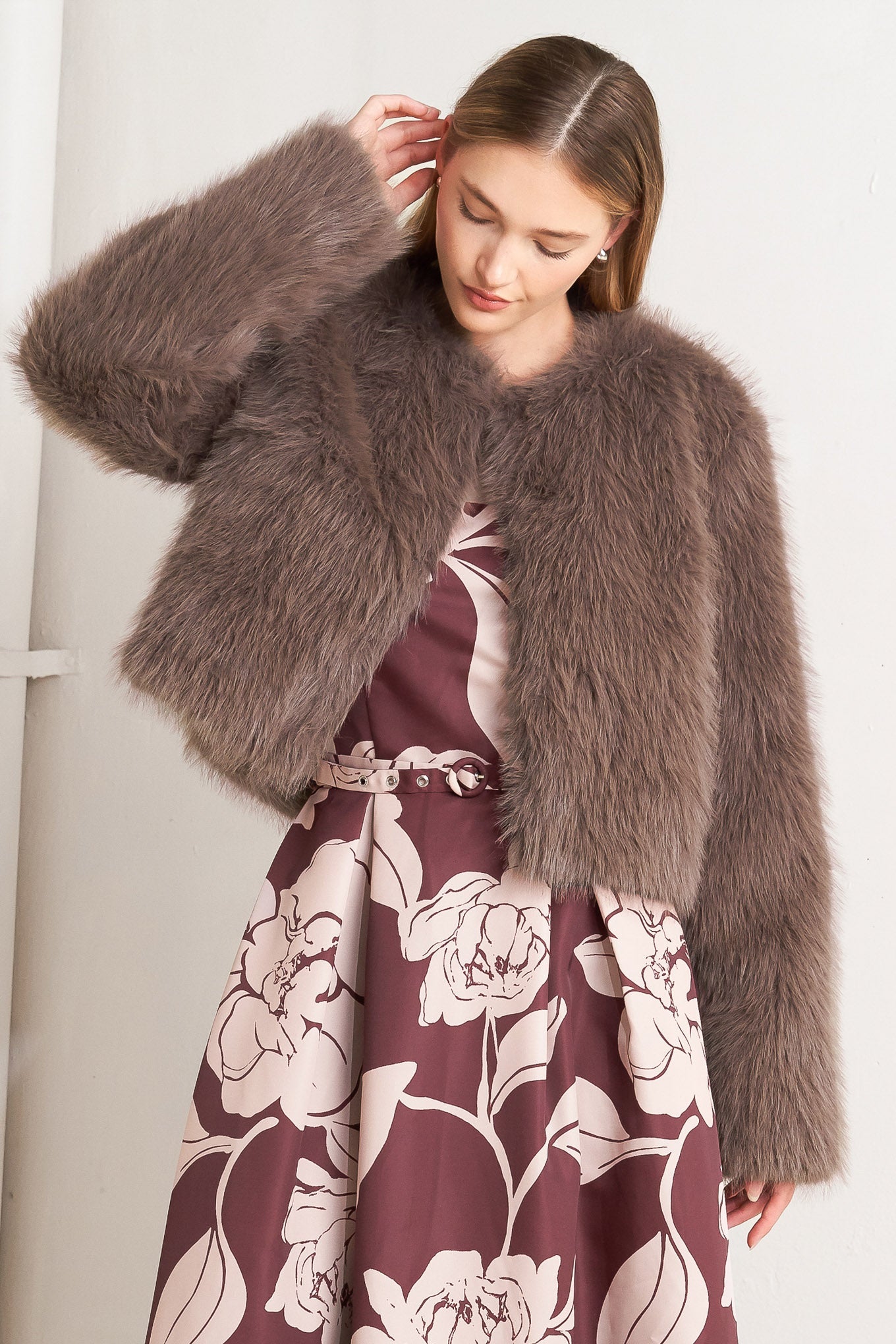 Faux Fur Mocha Cropped Jacket | Trendy Jackets Outfit Idea for Women by Ro + Ivy | Elevated Basics, Modern Comfort & Style