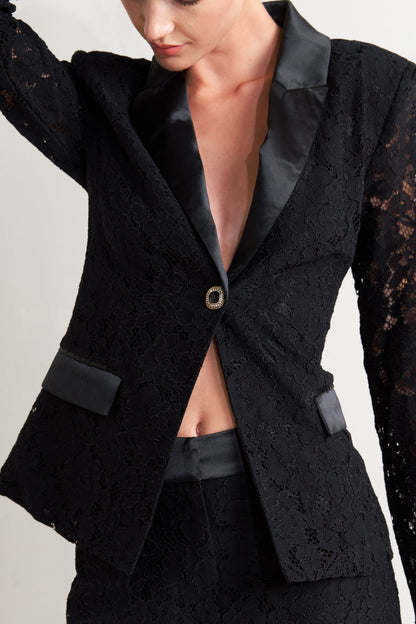 Long Sleeve Lace Formal Blazer | Trendy Blazers Outfit Idea for Women by Ro + Ivy | Elevated Basics, Modern Comfort & Style