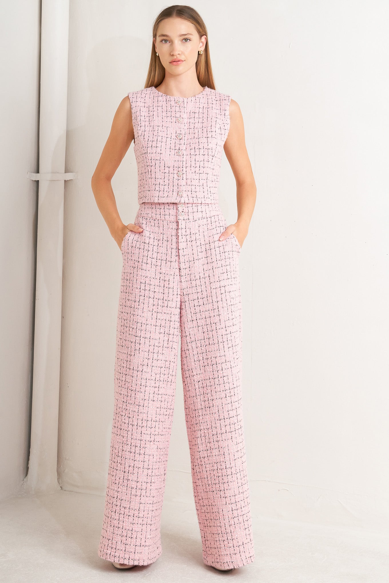 Round Neckline Tweed Rosé Vest | Trendy Knit Vests Outfit Idea for Women by Ro + Ivy | Elevated Basics, Modern Comfort & Style