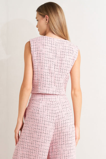 Round Neckline Tweed Rosé Vest | Trendy Knit Vests Outfit Idea for Women by Ro + Ivy | Elevated Basics, Modern Comfort & Style