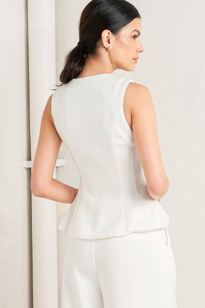 Elegant Button Up Woven Vest | Trendy Knit Vests Outfit Idea for Women by Ro + Ivy | Elevated Basics, Modern Comfort & Style