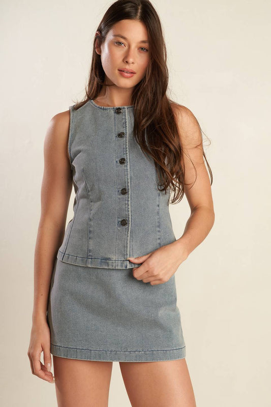 Mini Denim Skort with Back Pockets Trendy Skorts Outfit Idea for Women | Ro + Ivy