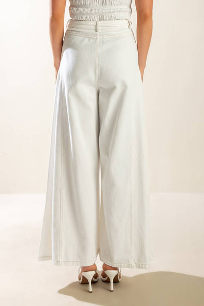 White Wide Leg Boho Pants | Trendy Pants Outfit Idea for Women by Ro + Ivy | Elevated Basics, Modern Comfort & Style