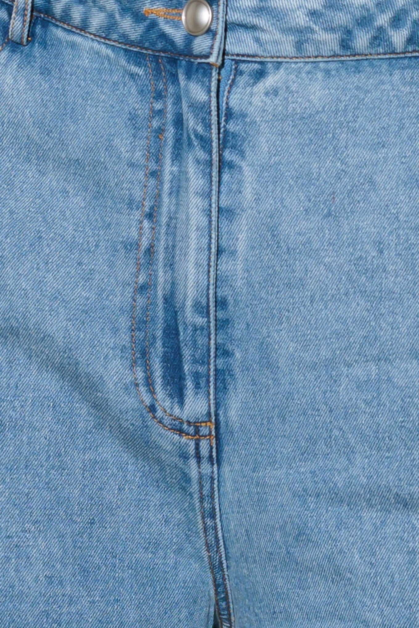 Wide Leg Denim Jeans with Decorative Buttons | Trendy Jeans Outfit Idea for Women by Ro + Ivy | Elevated Basics, Modern Comfort & Style