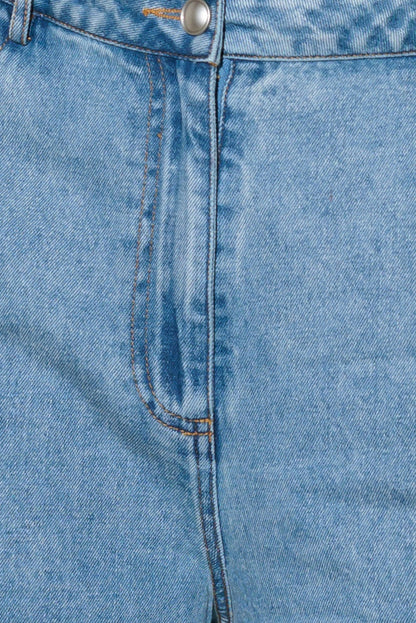 Wide Leg Denim Jeans with Decorative Buttons | Trendy Jeans Outfit Idea for Women by Ro + Ivy | Elevated Basics, Modern Comfort & Style