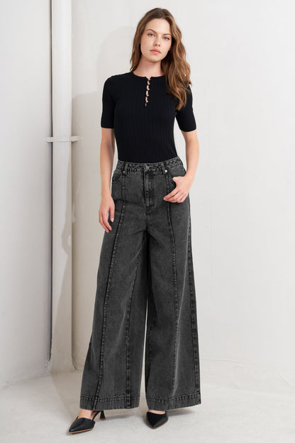 Graphite Wide Leg Denim Jeans | Trendy Jeans Outfit Idea for Women by Ro + Ivy | Elevated Basics, Modern Comfort & Style