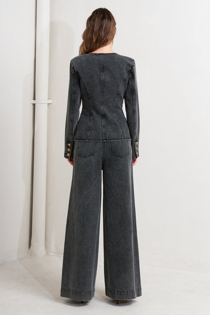 Graphite Wide Leg Denim Jeans | Trendy Jeans Outfit Idea for Women by Ro + Ivy | Elevated Basics, Modern Comfort & Style