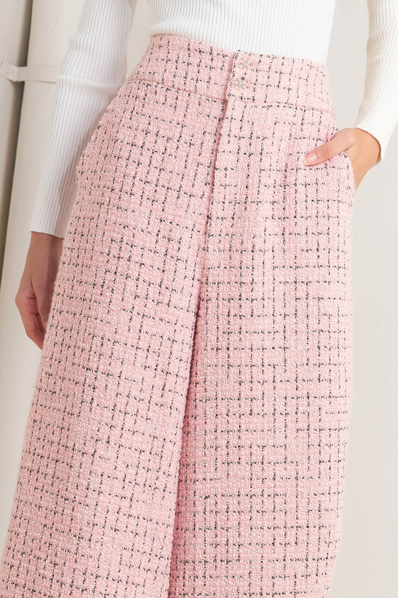 Wide Leg Rosé Tweed Pants | Trendy Pants Outfit Idea for Women by Ro + Ivy | Elevated Basics, Modern Comfort & Style