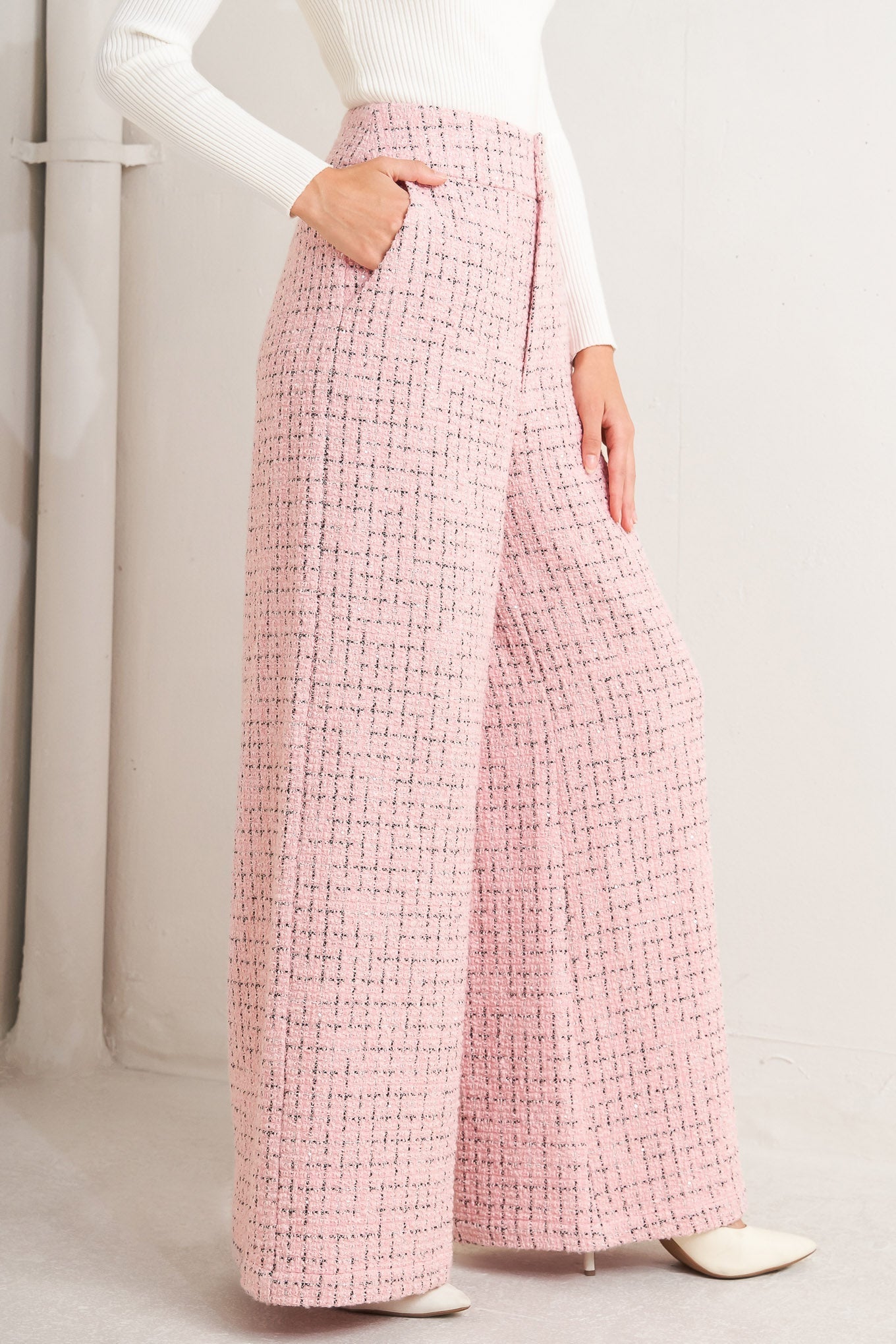 Wide Leg Rosé Tweed Pants | Trendy Pants Outfit Idea for Women by Ro + Ivy | Elevated Basics, Modern Comfort & Style