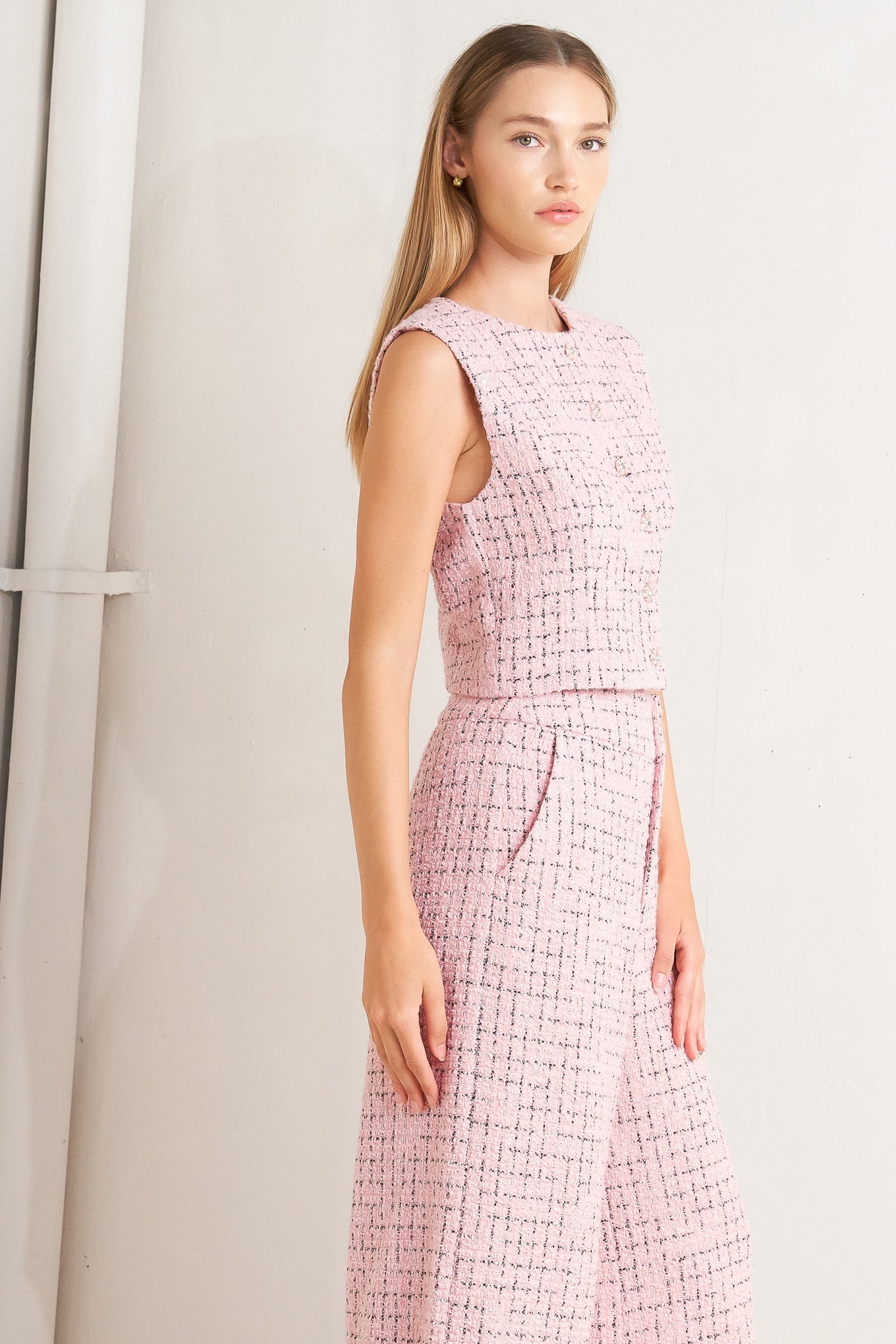 Wide Leg Rosé Tweed Pants | Trendy Pants Outfit Idea for Women by Ro + Ivy | Elevated Basics, Modern Comfort & Style