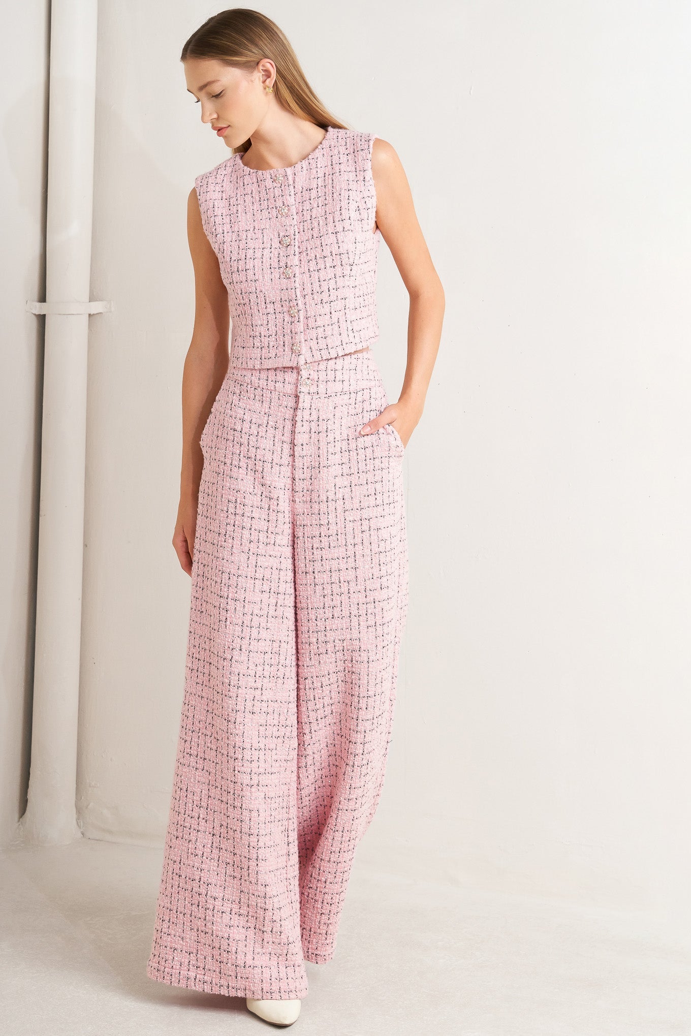 Wide Leg Rosé Tweed Pants | Trendy Pants Outfit Idea for Women by Ro + Ivy | Elevated Basics, Modern Comfort & Style