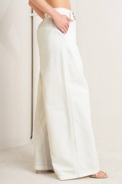 Front Pleat Wide Leg Cotton Pants with Belt | Trendy Pants Outfit Idea for Women by Ro + Ivy | Elevated Basics, Modern Comfort & Style