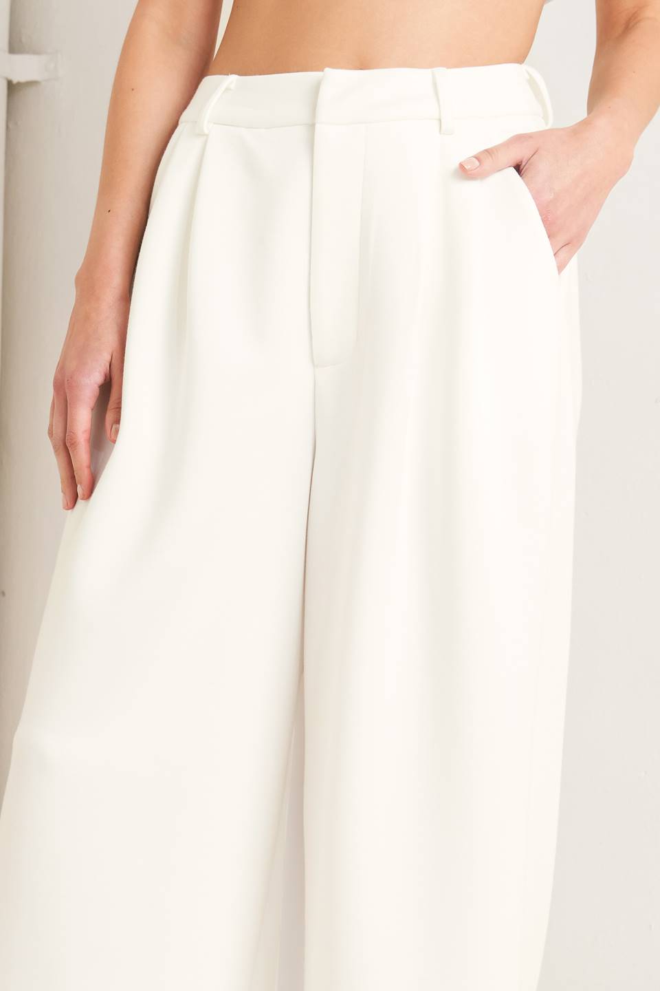 Elegant Wide Leg Trouser Pants | Trendy Pants Outfit Idea for Women by Ro + Ivy | Elevated Basics, Modern Comfort & Style
