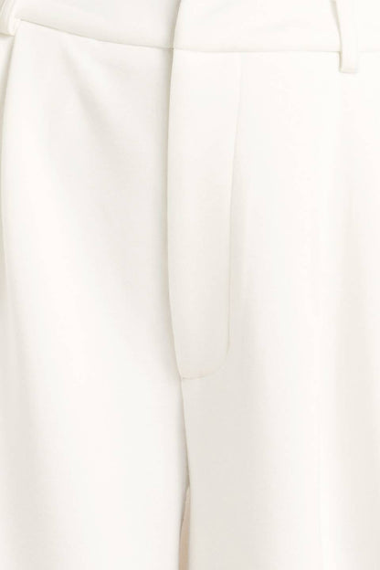 Elegant Wide Leg Trouser Pants | Trendy Pants Outfit Idea for Women by Ro + Ivy | Elevated Basics, Modern Comfort & Style