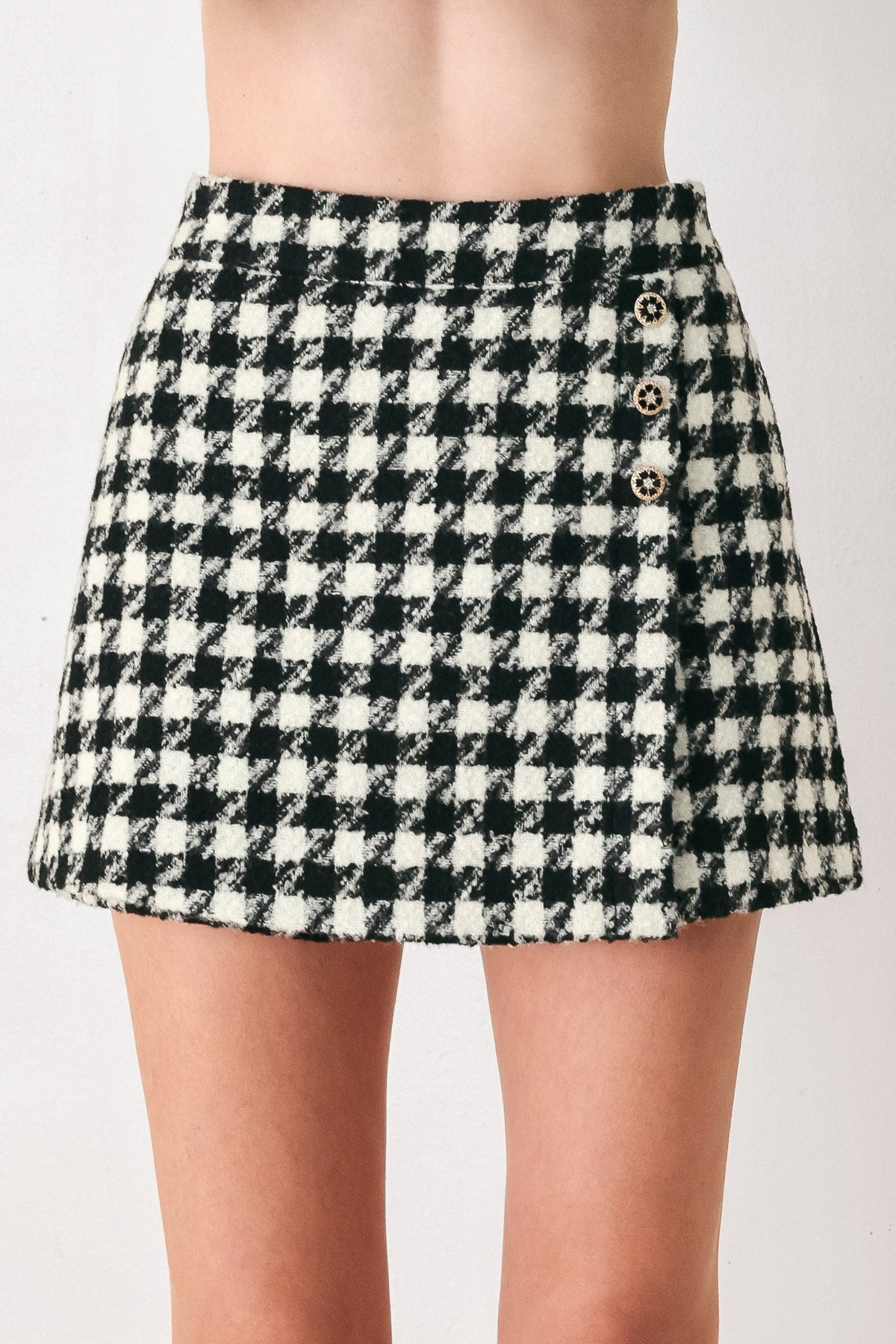 Black and White Houndstooth High-Waisted Skort with Button Detail