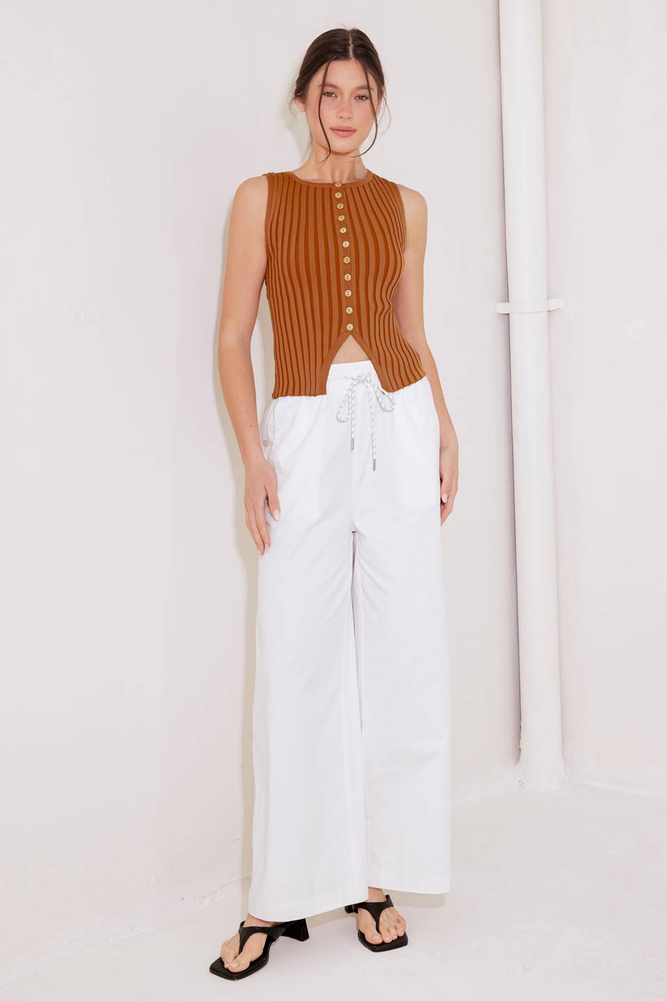 Front Button Sleeveless Round Neck Ribbed Knit Top | Trendy Knit Tops Outfit Idea for Women by Ro + Ivy | Elevated Basics, Modern Comfort & Style