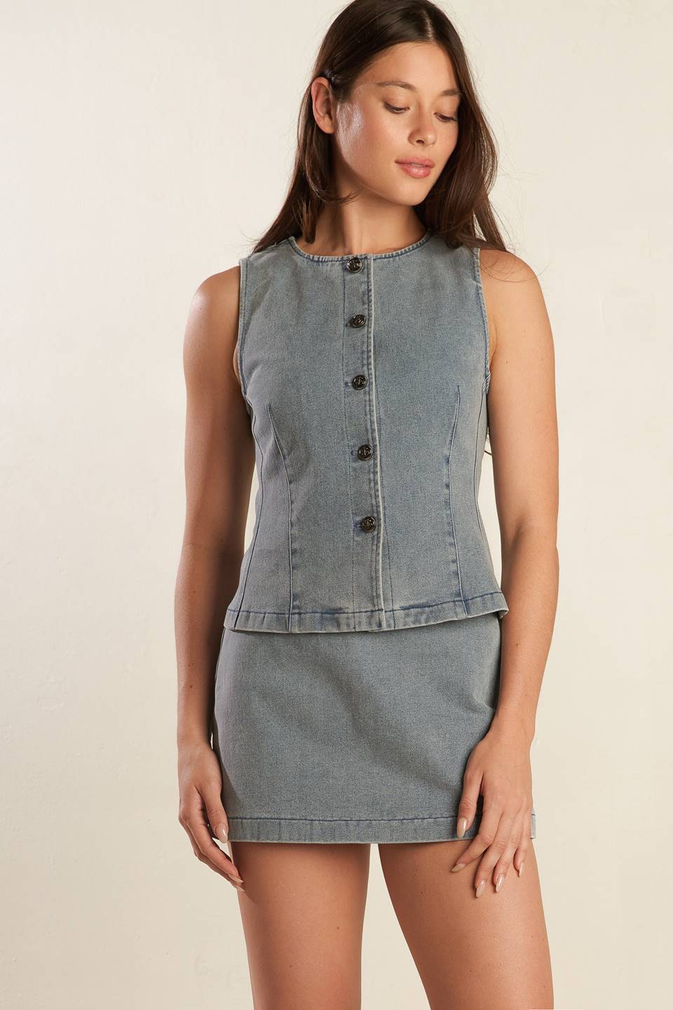 Sleeveless Button Up Round Neck Denim Vest Trendy Tops Outfit Idea for Women | Ro + Ivy