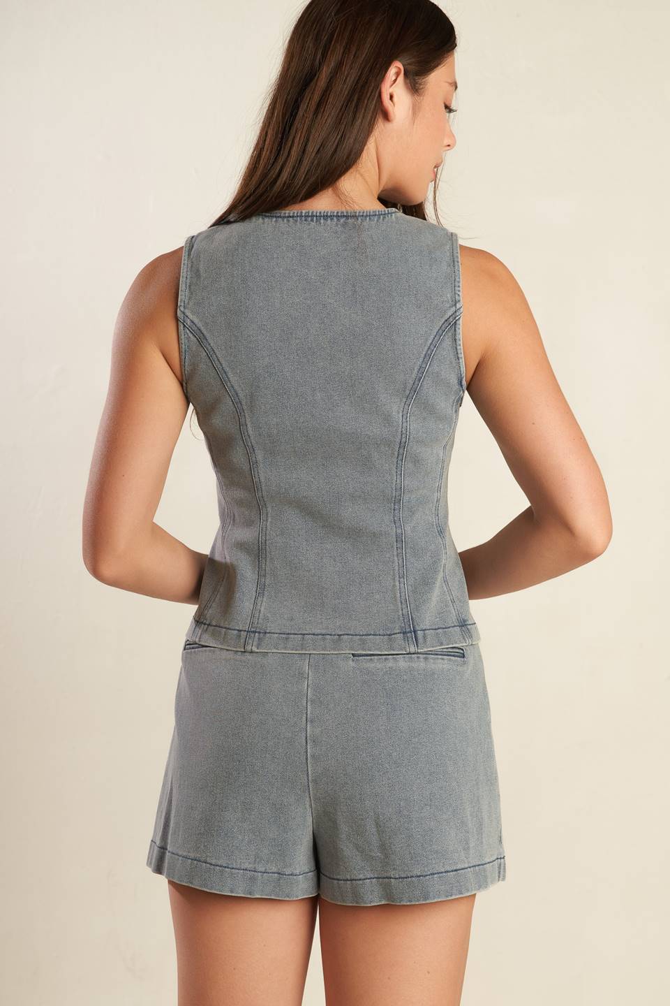 Sleeveless Button Up Round Neck Denim Vest Trendy Tops Outfit Idea for Women | Ro + Ivy