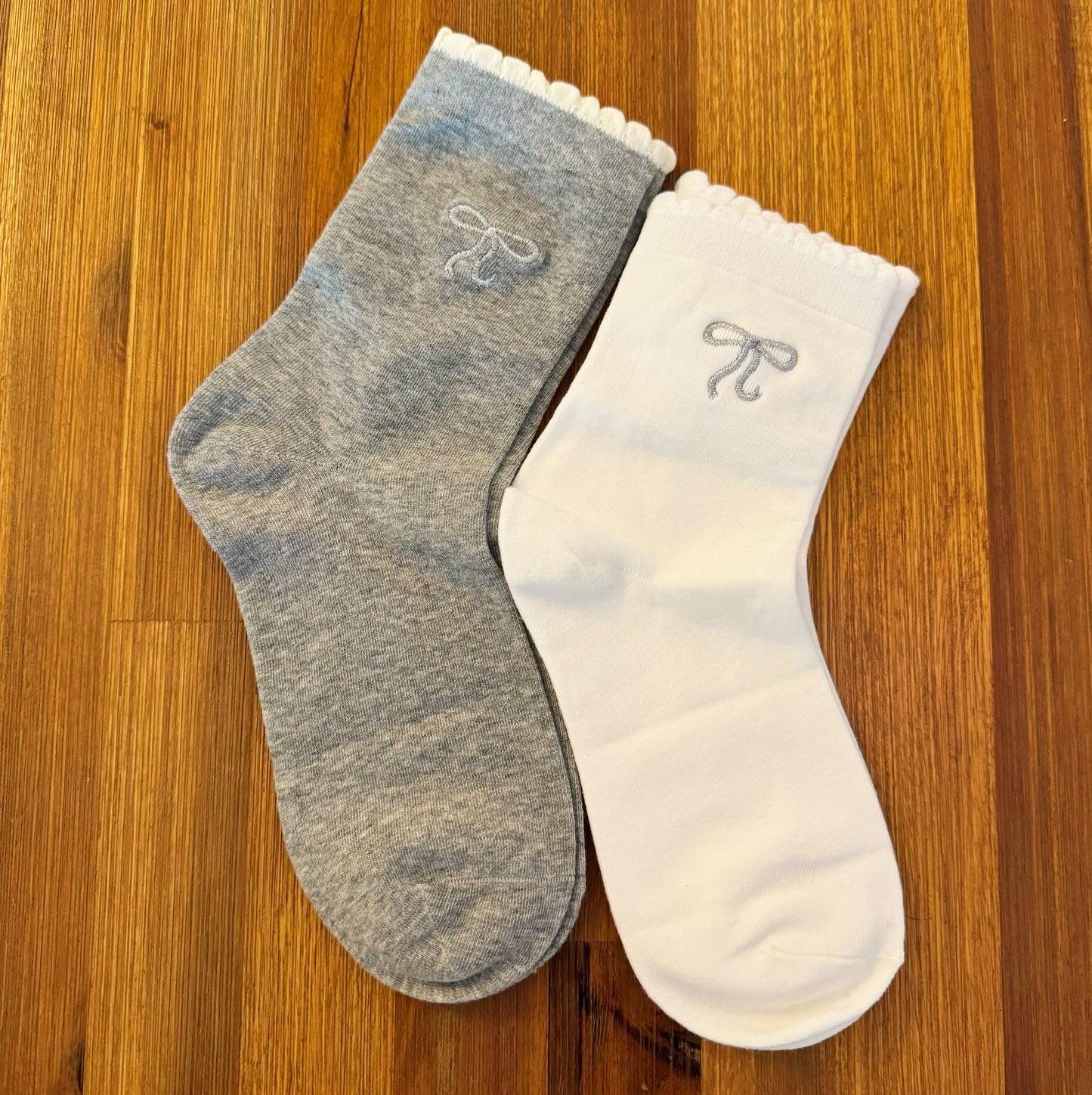 Embroidered Bow Ankle Socks 2-Pack — Soft Cotton Blend - Socks