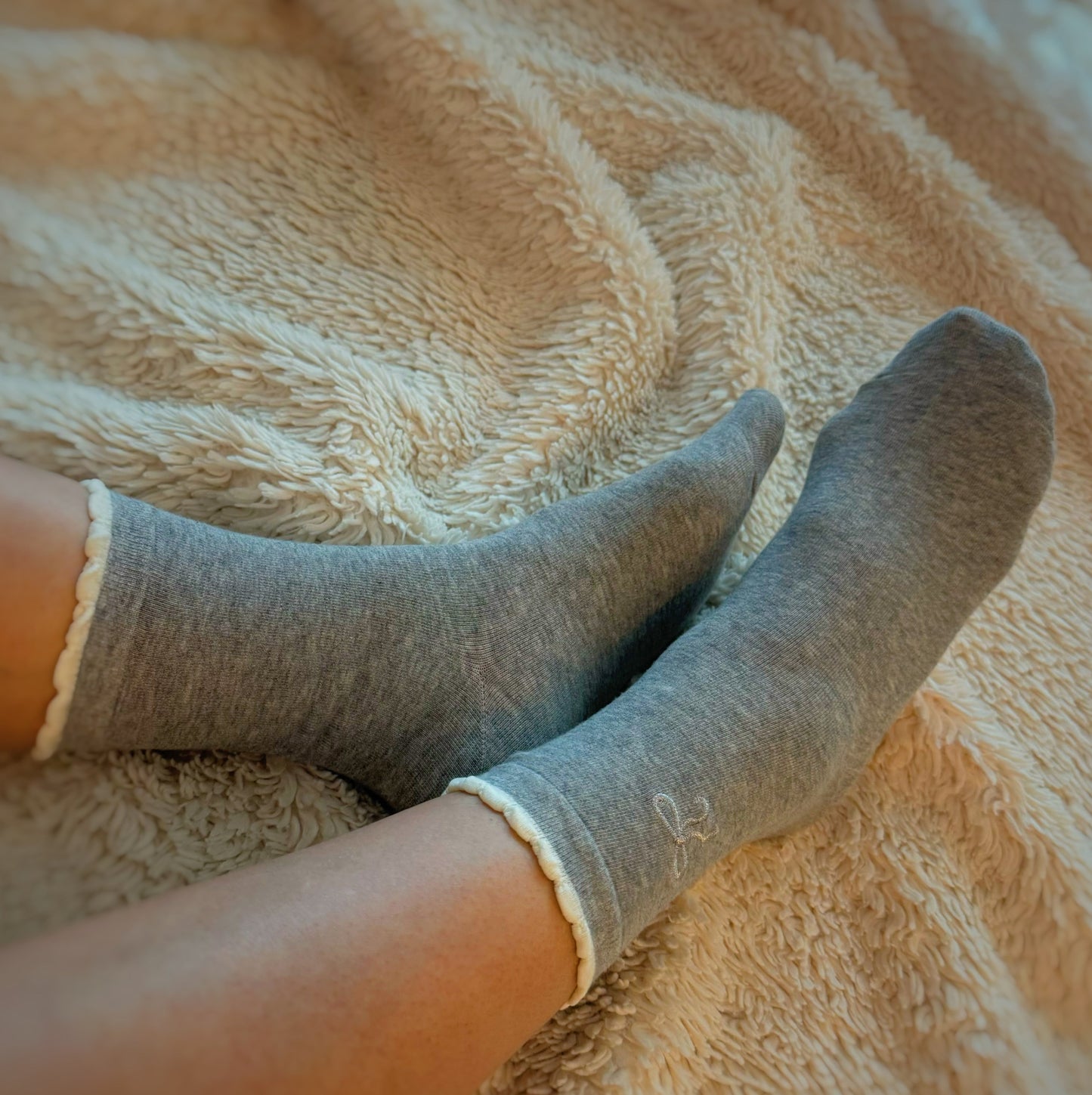 Embroidered Bow Ankle Socks 2-Pack — Soft Cotton Blend - Socks