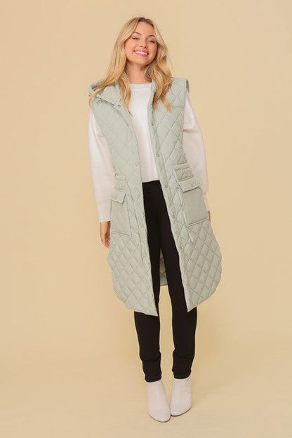 Haileys Hooded Oversized Vest Jacket – outfit idea for women | Ro + Ivy