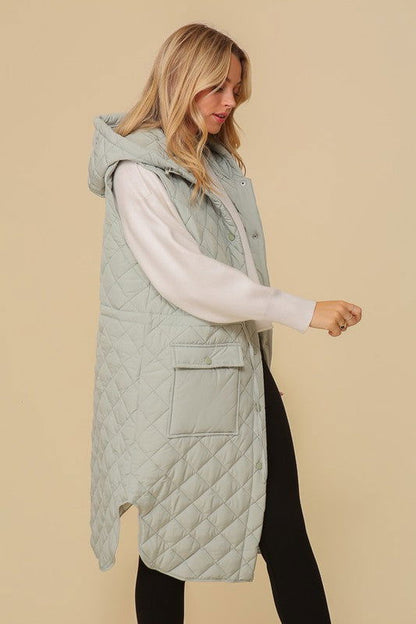 Haileys Hooded Oversized Vest Jacket – outfit idea for women | Ro + Ivy