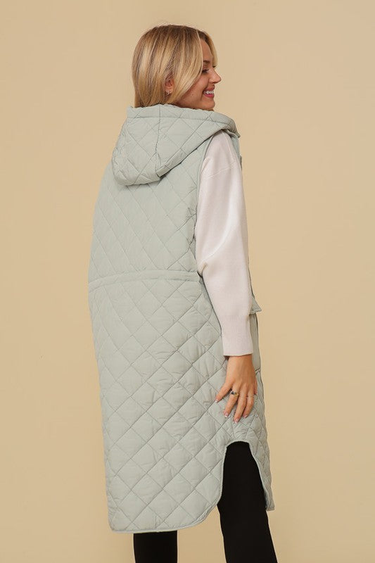 Haileys Hooded Oversized Vest Jacket – outfit idea for women | Ro + Ivy