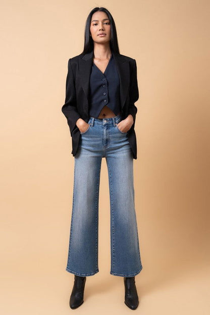 High Rise Relaxed Wide Leg Jeans – MEDIUM DENIM outfit idea for women | Ro + Ivy