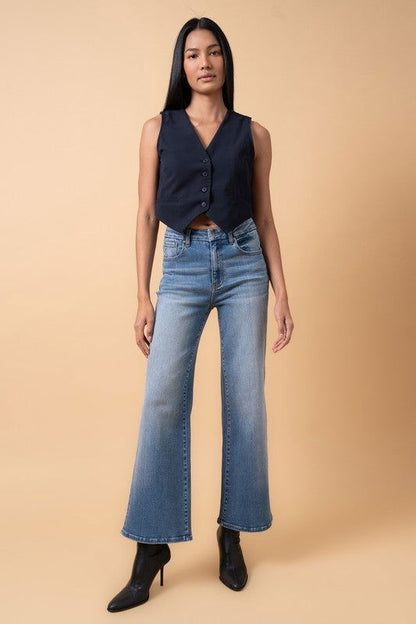 High Rise Relaxed Wide Leg Jeans – outfit idea for women | Ro + Ivy