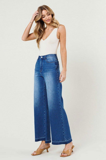 HIGH WAISTED WIDE LEG JEANS – Medium Stone outfit idea for women | Ro + Ivy