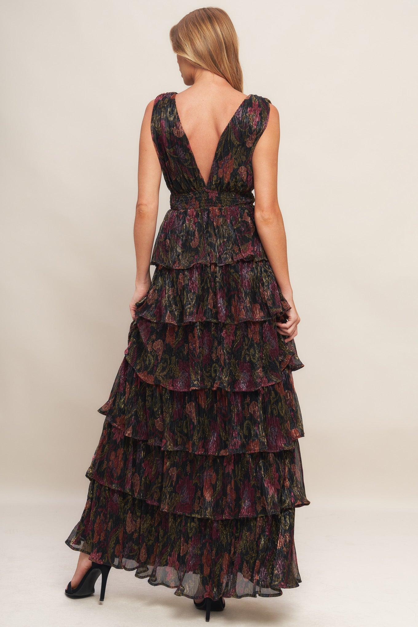 Romantic V Neck Tiered Maxi Dress Trendy Maxi Dresses Outfit Idea for Women | Ro + Ivy