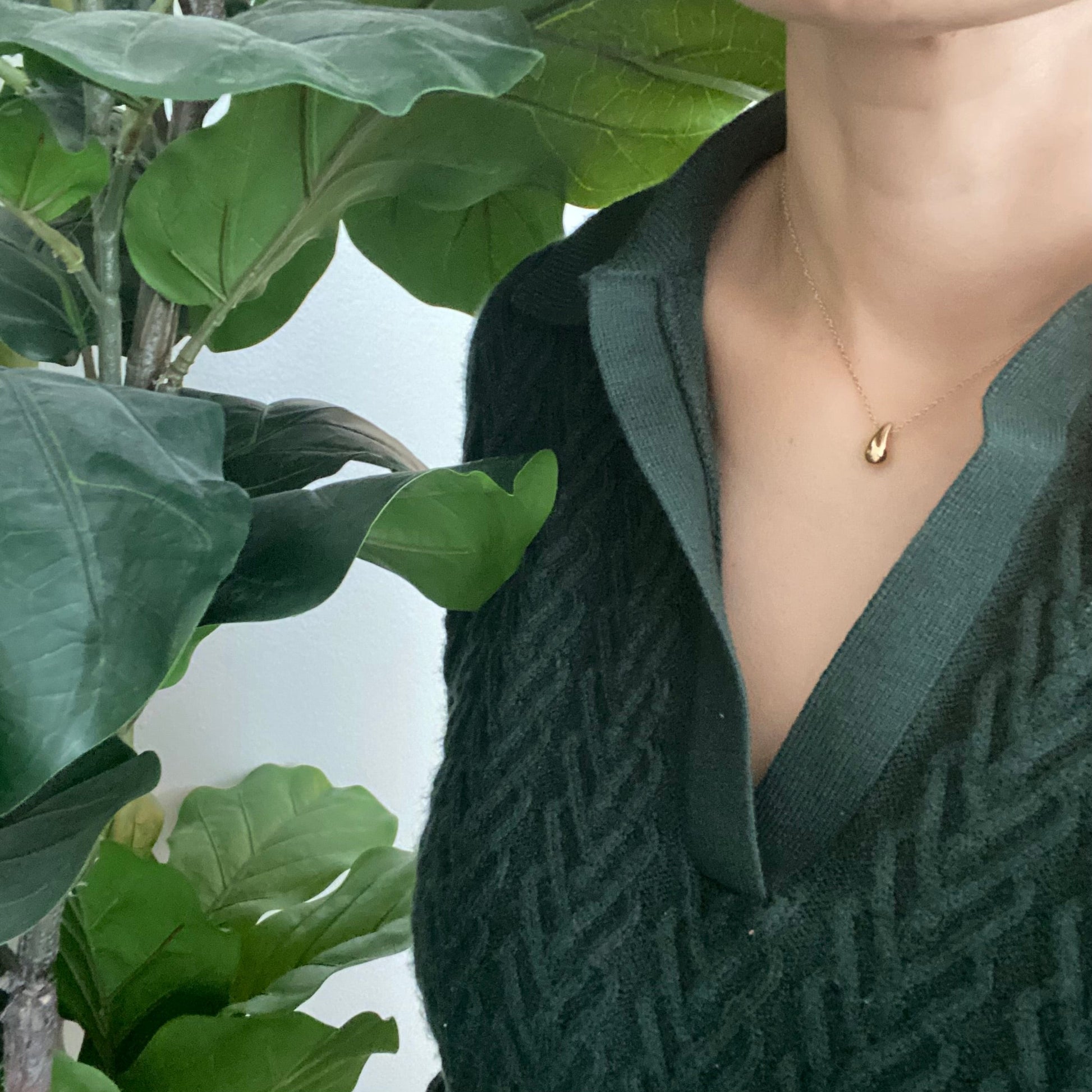 Dainty Teardrop Pendant Necklace — Minimalist Everyday Jewelry - Necklaces