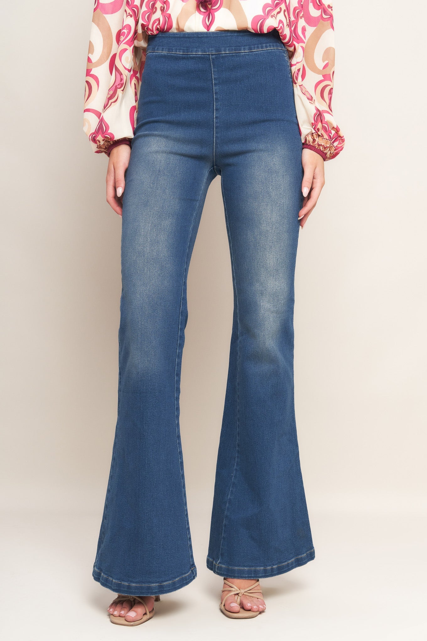 Washed Denim Side Zip Pants | Trendy Pants Outfit Idea for Women by Ro + Ivy | Elevated Basics, Modern Comfort & Style