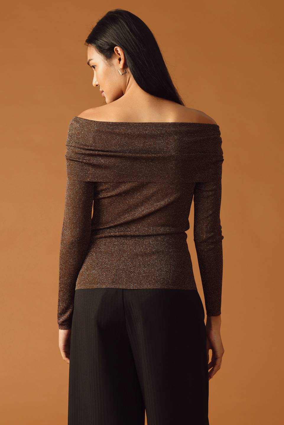 Over The Shoulder Long Sleeve Top Trendy Tops Outfit Idea for Women | Ro + Ivy