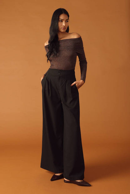 Over The Shoulder Long Sleeve Top Trendy Tops Outfit Idea for Women | Ro + Ivy