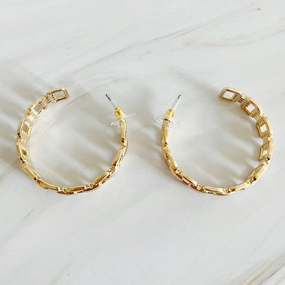 Linked Golden Hoop Earrings - Ro + Ivy