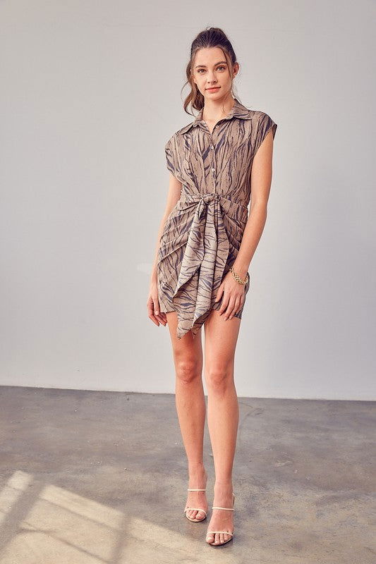 Printed Front Tie Dress - Ro + Ivy