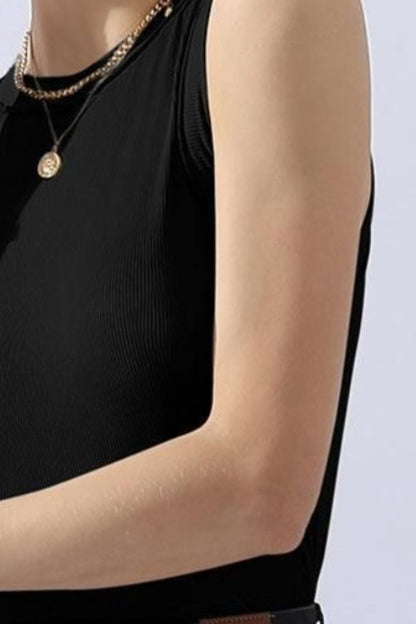 Ribbed Round Neck Tank Top for Women | T-Shirt | Ro + Ivy