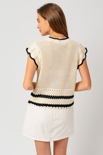 Round Neck Ruffle Sleeveless Color Contrast Top – outfit idea for women | Ro + Ivy