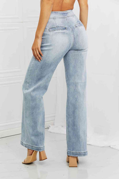 Size Inclusive Luisa Wide Flare Jeans for Women | Jeans | Ro + Ivy