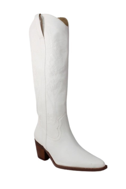 Stagecoach Knee High Western Boots – WHITE outfit idea for women | Ro + Ivy