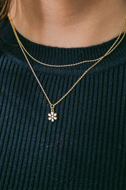 Classic Daisy Necklace | Trendy Necklaces Outfit Idea for Women by Ro + Ivy | Elevated Basics, Modern Comfort & Style