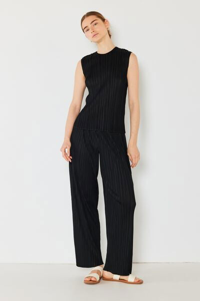Swim Pleated Elastic-Waist Straight Pants for Women – Black outfit idea for women | Ro + Ivy