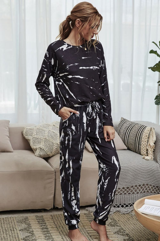 Tie-Dye Long Sleeve Top and Joggers Loungewear Set – Black outfit idea for women | Ro + Ivy