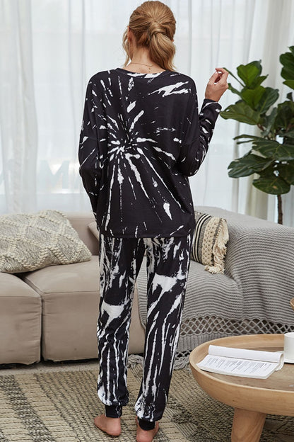 Tie-Dye Long Sleeve Top and Joggers Loungewear Set – outfit idea for women | Ro + Ivy