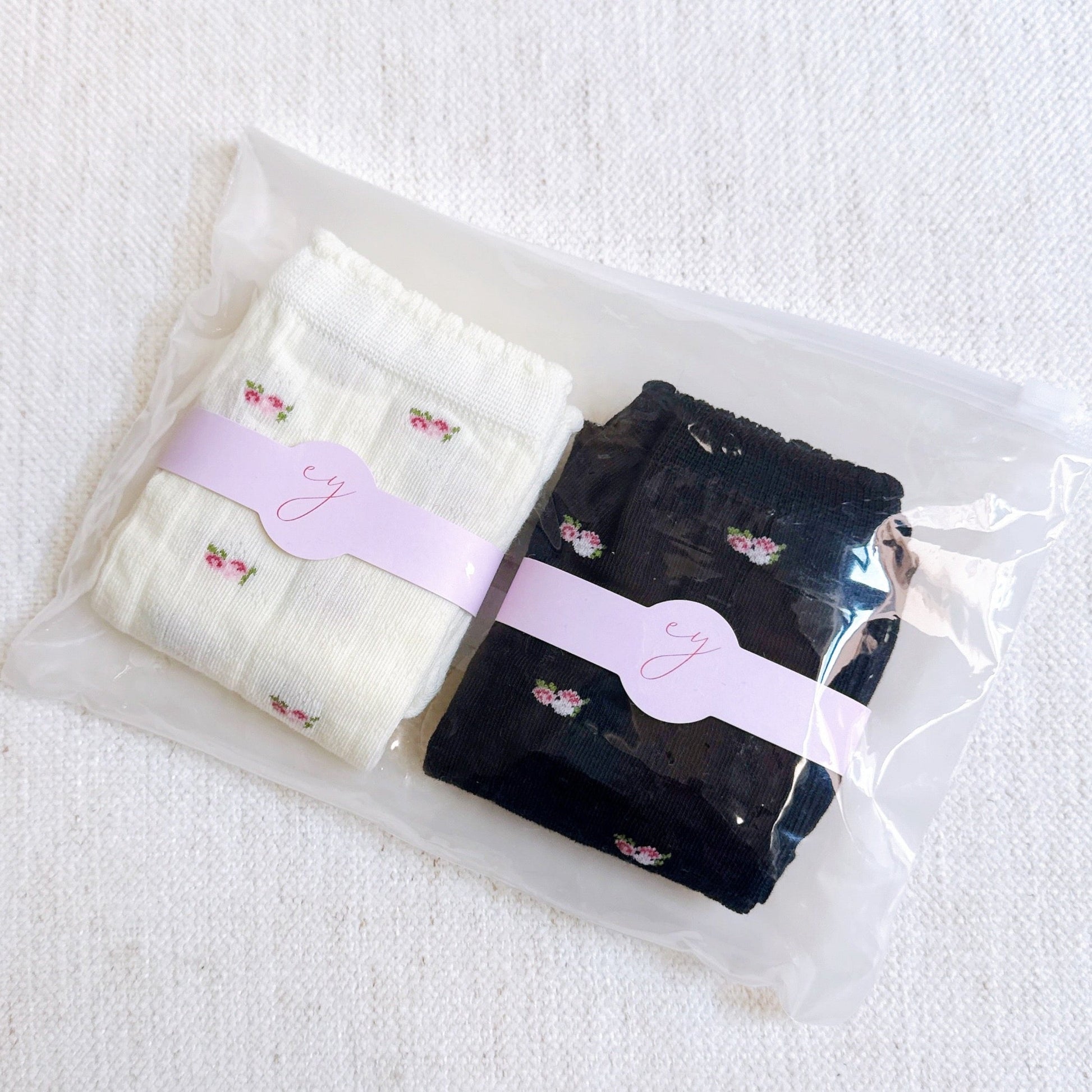 Vintage Floral Ankle Socks 2-Pack — Classic Breathable Knit - Socks