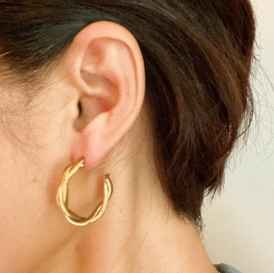 Women's Twisted Hoop Earrings | Earrings | Ro + Ivy