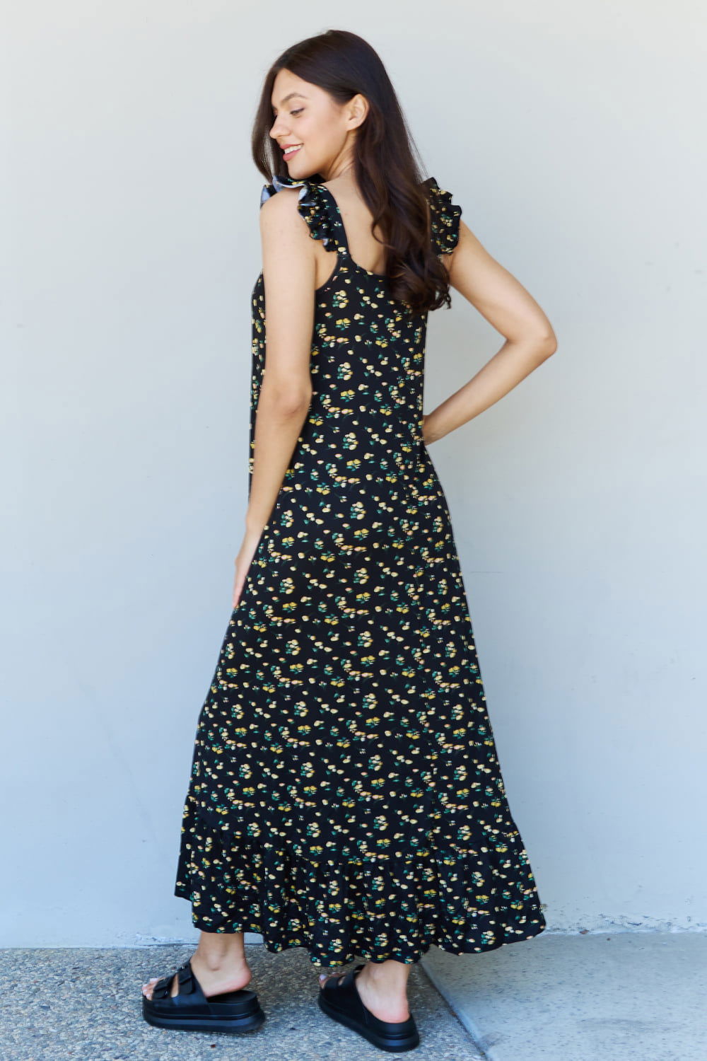 Women's Ruffle Floral Maxi Dress in Black Yellow Floral - Ro + Ivy