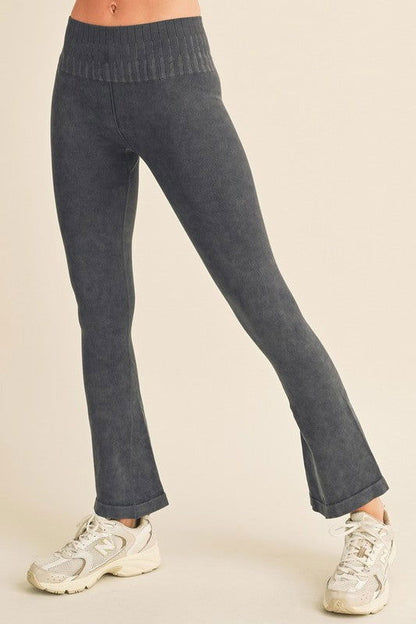 Women's Stone Washed Ribbed Yoga Pants - Ro + Ivy