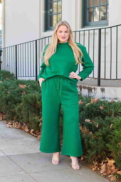 Women's Two-Piece Long Sleeve Top and Pant Set - Ro + Ivy